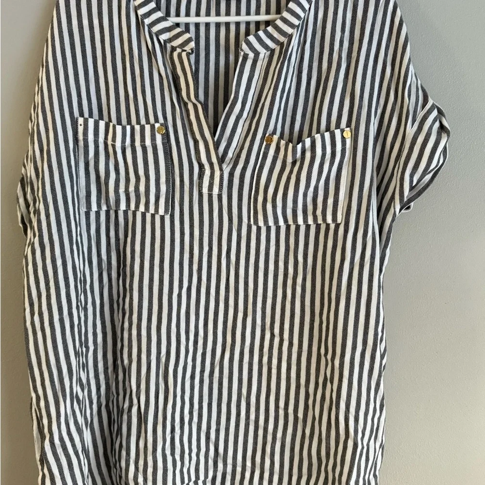 Jones New York Monochrome Striped Top - Picture 4 of 4
